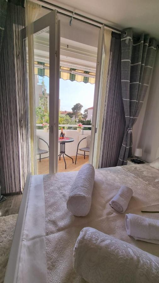 Apartman Nikol Makarska Eksteriør bilde